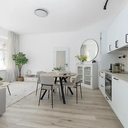 In Historical Palace In Old Town Bratislava 公寓