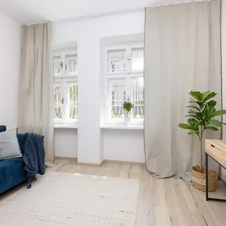 In Historical Palace In Old Town Bratislava Appartement *